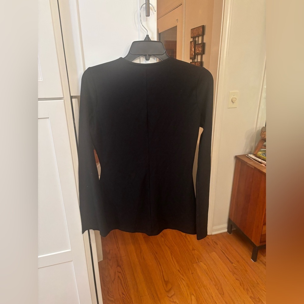 new Reformation Verne knit ribbed top in black with gold buttons - Picture 5 of 7